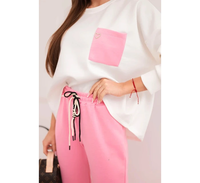 Dámský komplet máslový s kontrastní kapsou světle růžový Dámský komplet máslový s kontrastní kapsou světle růžový