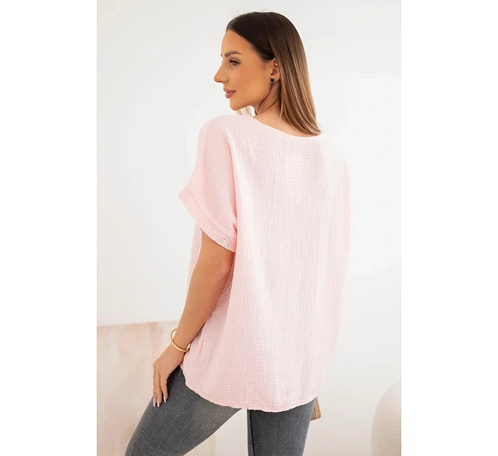Dámská bavlněná oversize halenka s V výstřihem a krajkou candy pink Dámská bavlněná oversize halenka s V výstřihem a krajkou candy pink