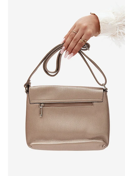 Dámská kabelka typu listonoška s třásněmi a imitací kůže Zlatá model 22220931 - Flora&Co Dámská kabelka typu listonoška s třásněmi a imitací kůže Zlatá model 22220931 - Flora&Co