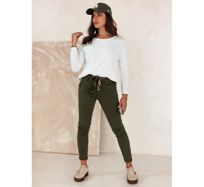 Dámské džínové kalhoty s páskem olivové Dstreet model 21981969 - FashionStreet