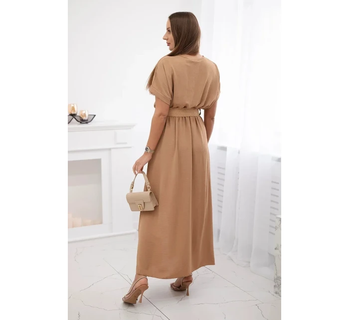 Dlouhé šaty s ozdobným páskem Velbloud