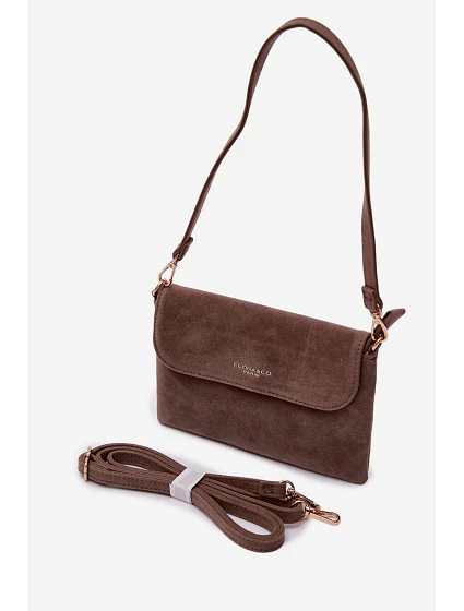 Malá Kabelka z Eko semiše Tmavě béžová model 22111528 - Flora&Co Malá Kabelka z Eko semiše Tmavě béžová model 22111528 - Flora&Co