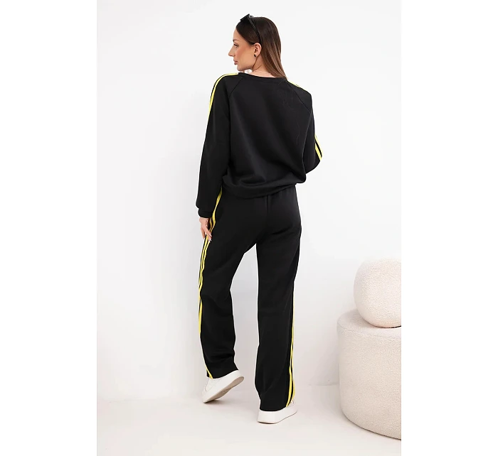Dámský teplákový komplet model 21951909 s lampasy a volnou mikinou černý - K-Fashion