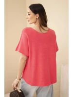 Dámsky sveter s krátkym rukávom voľného strihu malinová