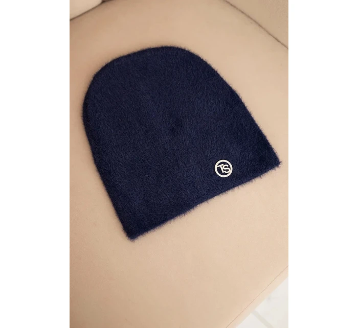 Dámská klasická čepice z měkkého úpletu s model 21480749 - K-Fashion Dámská klasická čepice z měkkého úpletu s model 21480749 - K-Fashion