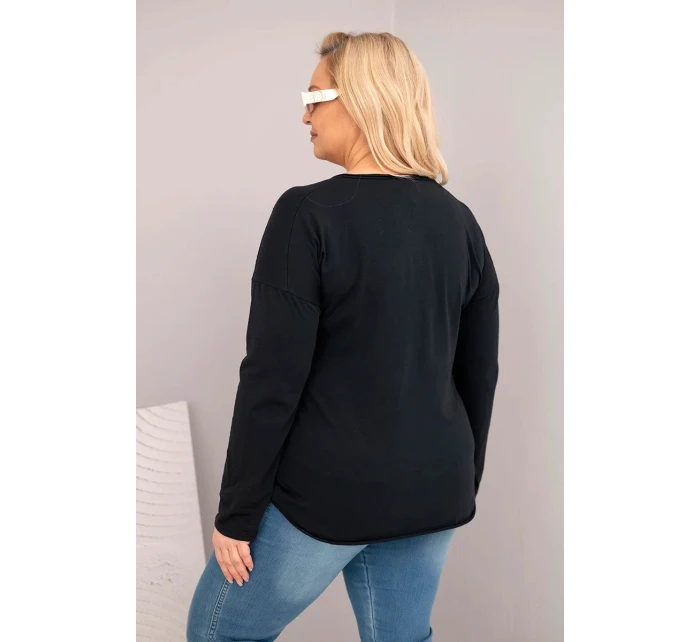 Dámská blůza Plus Size s výstřihem do V a delším zadním dílem černá