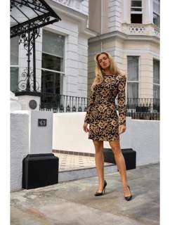 M756 Šaty s potlačou a modelovacími stehmi - model 1