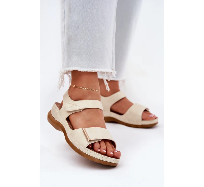 Pohodlné dámské sandály na suchý zip zlaté model 21694170 - EVENTO