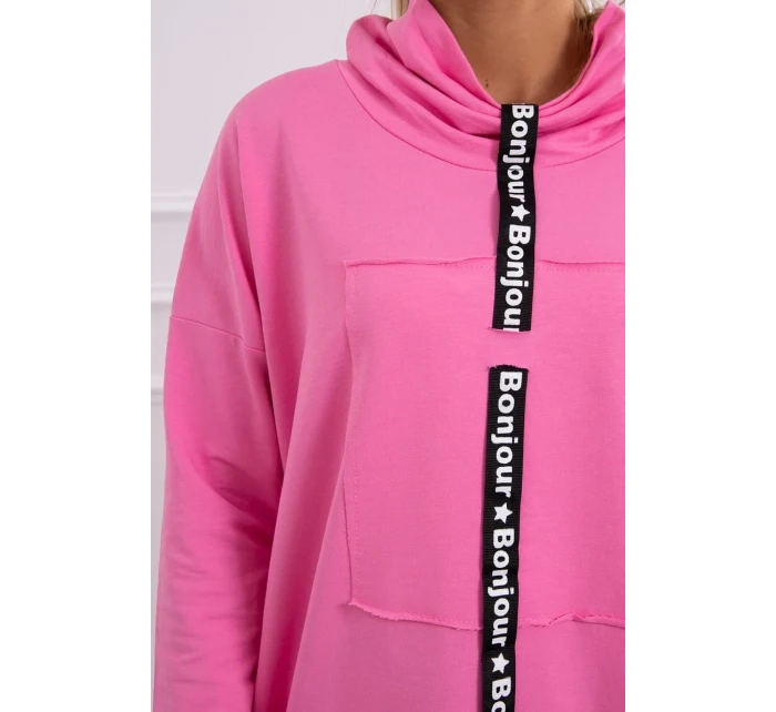 Šaty s kravatou vo svetlo ružovej farbe