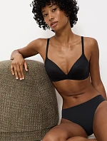 Triumph - Body Make-Up Soft Touch: vystužená podprsenka s 3D Breeze penou Triumph