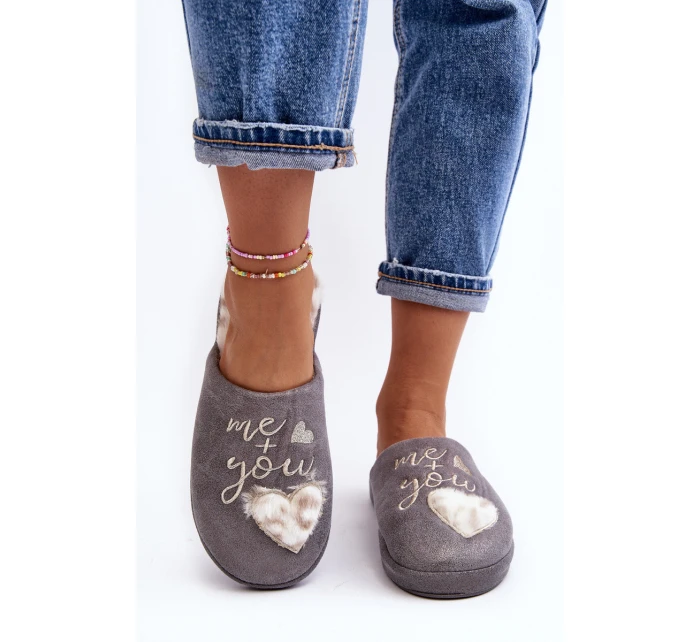 Lesklé dámské pantofle šedé model 21641364 - Boto