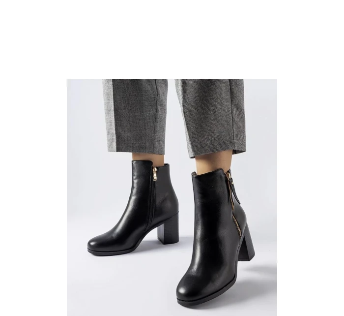 Topánky na podpätku model 205097 Solea Topánky na podpätku model 205097 Solea