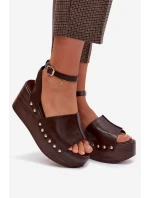 Dámské sandály na platformě se zlatými sponami čokoládové Galorina