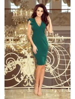 Dámske šaty v fľaškovo zelenej farbe s výstrihom a volánikmi model 7189824 Dámske šaty v fľaškovo zelenej farbe s výstrihom a volánikmi model 7189824