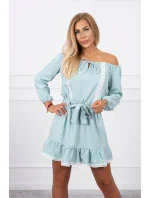 Šaty s odhalenými rameny a krajkou tmavě mátové barvy