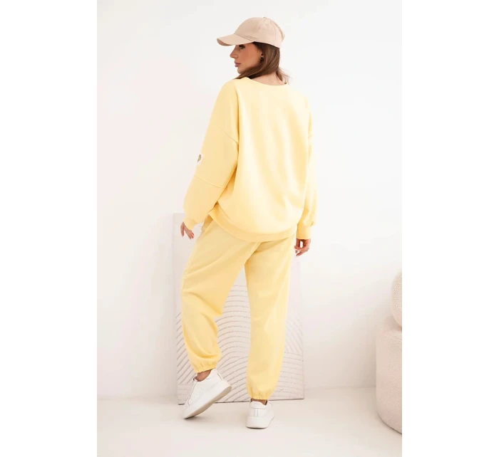 Dámsky maslový set s voľnou mikinou a nohavicami so žltou farbou LOVE