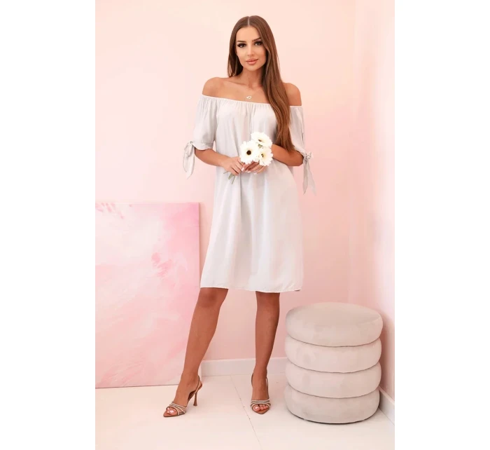 Dámske viskózové šaty s viazaním na rukávoch béžovej farby Dámske viskózové šaty s viazaním na rukávoch béžovej farby