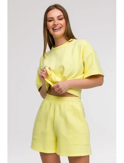 Šortky s kapsami s nášivkami model 21047230 - BeWear