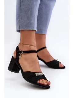 Dámské sandály z semiše na podpatku s ozdobami černé model 21658149 - VINCEZA