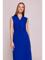 Šaty áčkového střihu s vázáním a výstřihem do V  modré model 21154776 - STYLOVE