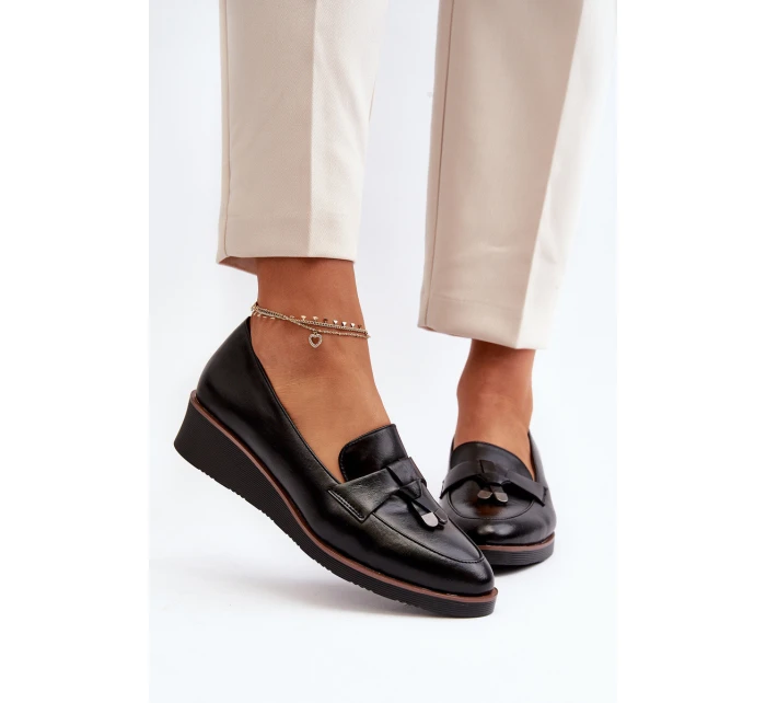 Damskie Półbuty Na Koturnie Z Ozdobą Czarne Miliret