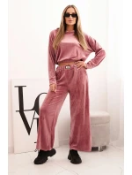 Dámská souprava z veluru se širokými nohavicemi a kapucí tmavě růžová Dámská souprava z veluru se širokými nohavicemi a kapucí tmavě růžová