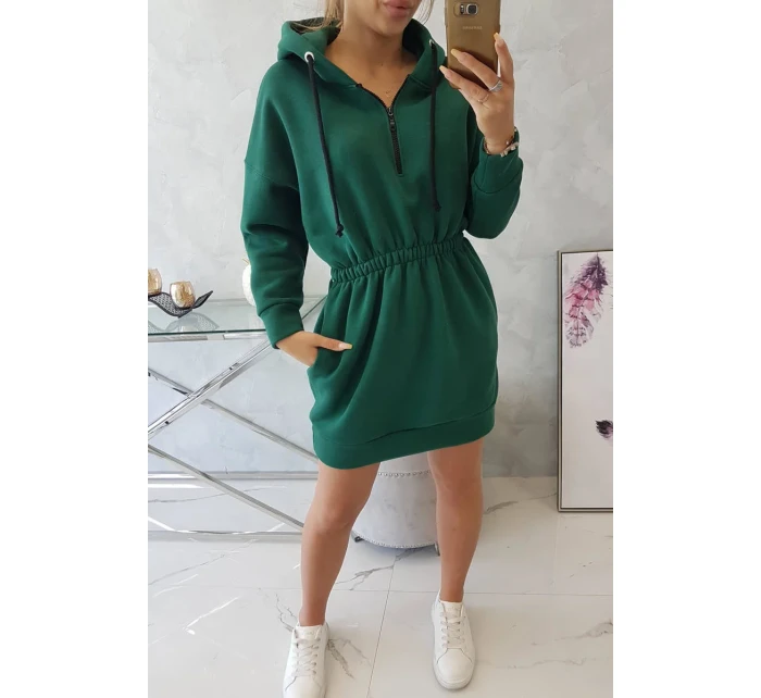 Zateplené šaty s kapucňou tmavo zelené Zateplené šaty s kapucňou tmavo zelené