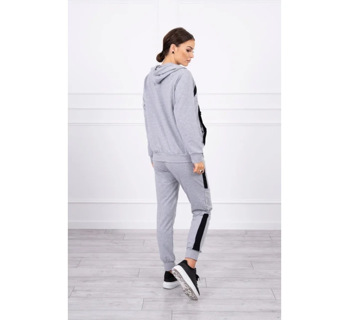 Šedá pruhovaná športová súprava