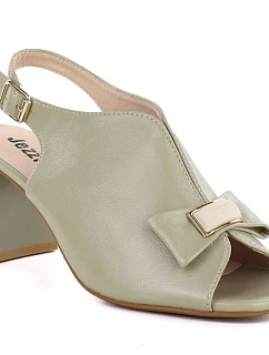 Dámske sandále na podpätku s mašľou Jezzi olivová RMR25112-3