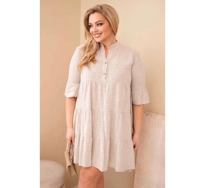 Dámske bavlnené šaty pre plnoštíhle s volánmi béžové
