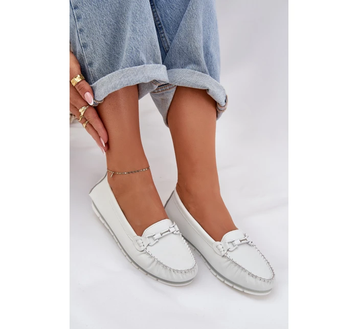 Płaskie Skórzane Mokasyny Z Ozdobą S.Barski LR51-547 Białe Płaskie Skórzane Mokasyny Z Ozdobą S.Barski LR51-547 Białe