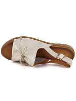 Dámské kožené sandály se zlatou mašlí model 22116324 - Cambell