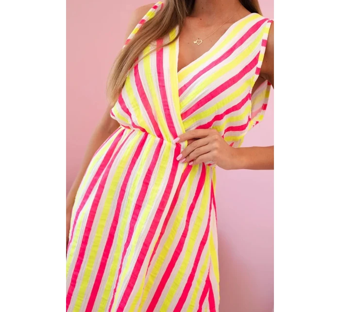 Dámske bavlnené šaty s farebnými pruhmi v neónovo žltej farbe Dámske bavlnené šaty s farebnými pruhmi v neónovo žltej farbe