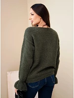 Dámský svetr s model 22342328 a vlnou s volánem na rukávech khaki - K-Fashion Dámský svetr s model 22342328 a vlnou s volánem na rukávech khaki - K-Fashion
