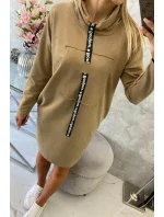 Ťavie šaty s kravatou Ťavie šaty s kravatou