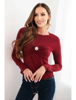 Dámska blúzka z viskózy s opaskom a brošňou bordová