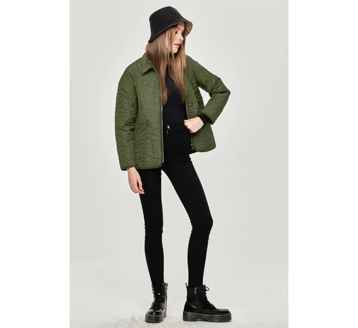Tenká zelená dámska bunda s ozdobným prešívaním (JIN226) Tenká zelená dámska bunda s ozdobným prešívaním (JIN226)