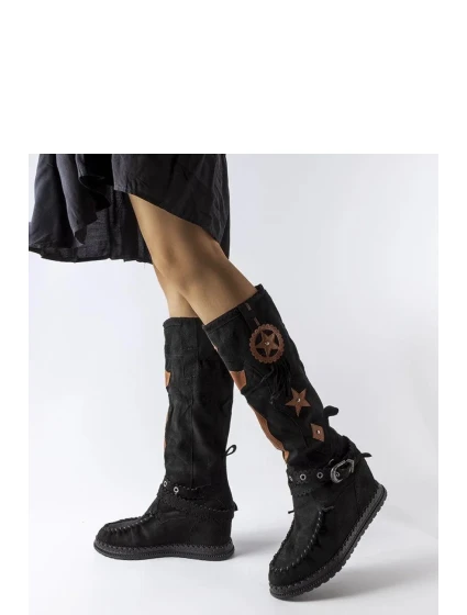 Čižmy na klinovom podpätku model 205786 Solea