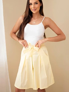 Dámske bavlnené šortky so zaväzovaním a skladom žltej farby