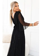 Dlouhé lesklé plus size šaty s výstřihem a rukávy černé model 22200156 - numoco basic Dlouhé lesklé plus size šaty s výstřihem a rukávy černé model 22200156 - numoco basic