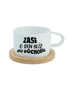 ZASE O DEN BLÍŽ DO DŮCHODU - bílý hrníček makronka 200 ml