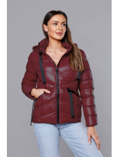 Krátka dámska zimná bunda vo višňovej farbe (23066-7)