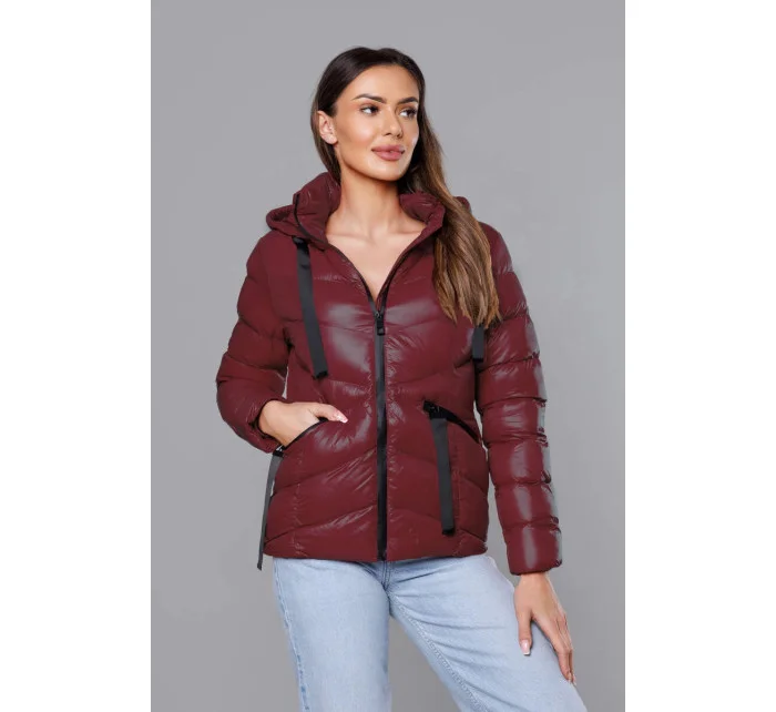 Dámska krátka zimná bunda v čerešňovej farbe (23066-7)