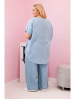 Dámská souprava Plus Size z model 21142682 halenka a kalhoty s vázáním světle džínový - K-Fashion