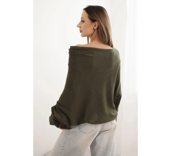Dámsky asymetrický netopierí sveter z viskózy v khaki farbe