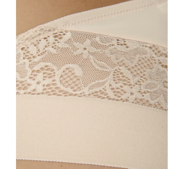 Dámske nohavičky Vivid Spotlight Brazilian - Triumph