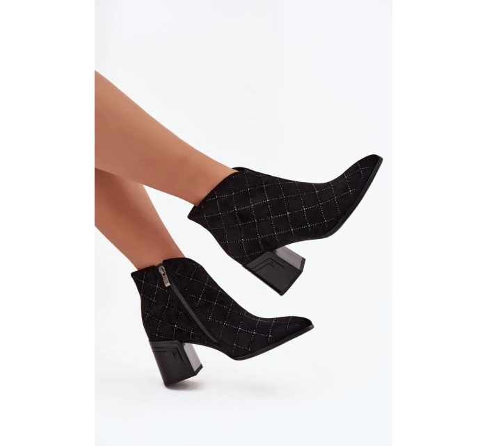 Botki Damskie Na Słupku Ze Zdobieniem D&A MR52-133 Czarne