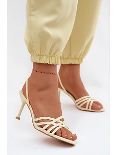 Sandále na podpätku model 227437 Vykročte štýlovo