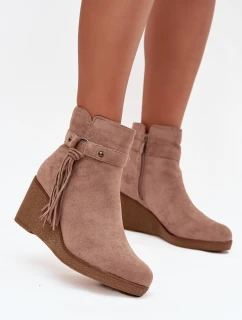 Zateplené dámské kotníkové boty na platformě s třásněmi béžové model 21711536 - Boto