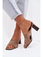 Dámské sandály na podpatku tmavě béžové model 21951355 - Boto